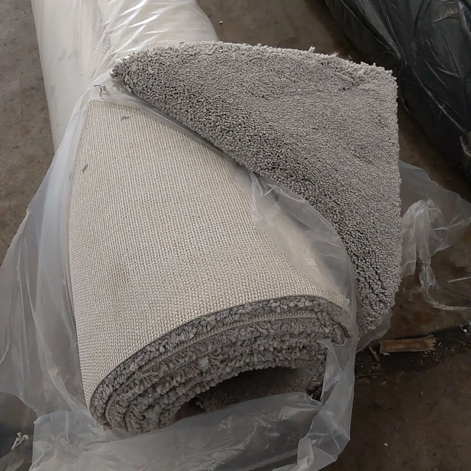 ROLL OF QUALITY ULTIMATE IMPRESSIONS HIGHLIFE CARPET // SIZE: APPROX 5 X 2.3m