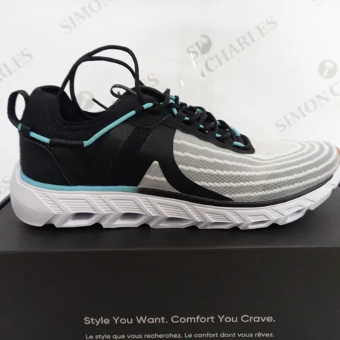 VIONIC WHITE & BLACK THREE ZONE COMFORT TRAINERS - SIZE 6