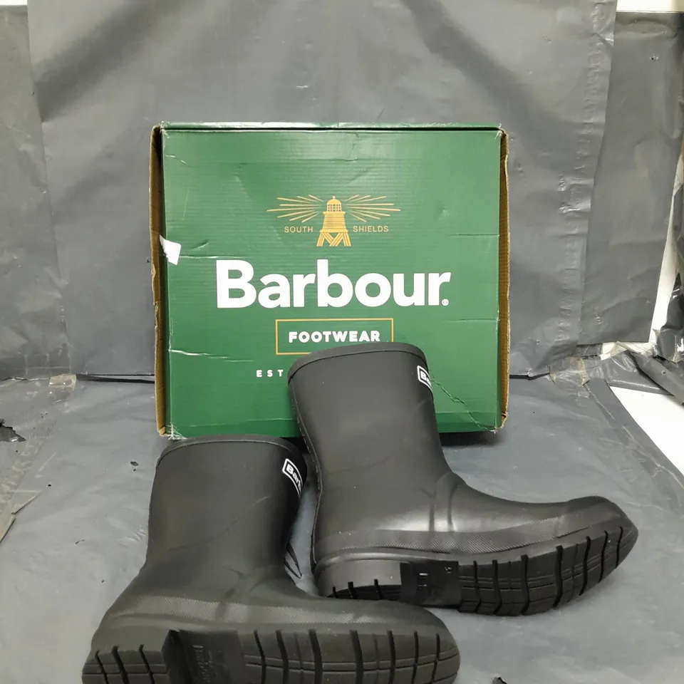 BOXED PAIR OF BARBOUR BANBURY WELLIE BLACK UK 5 