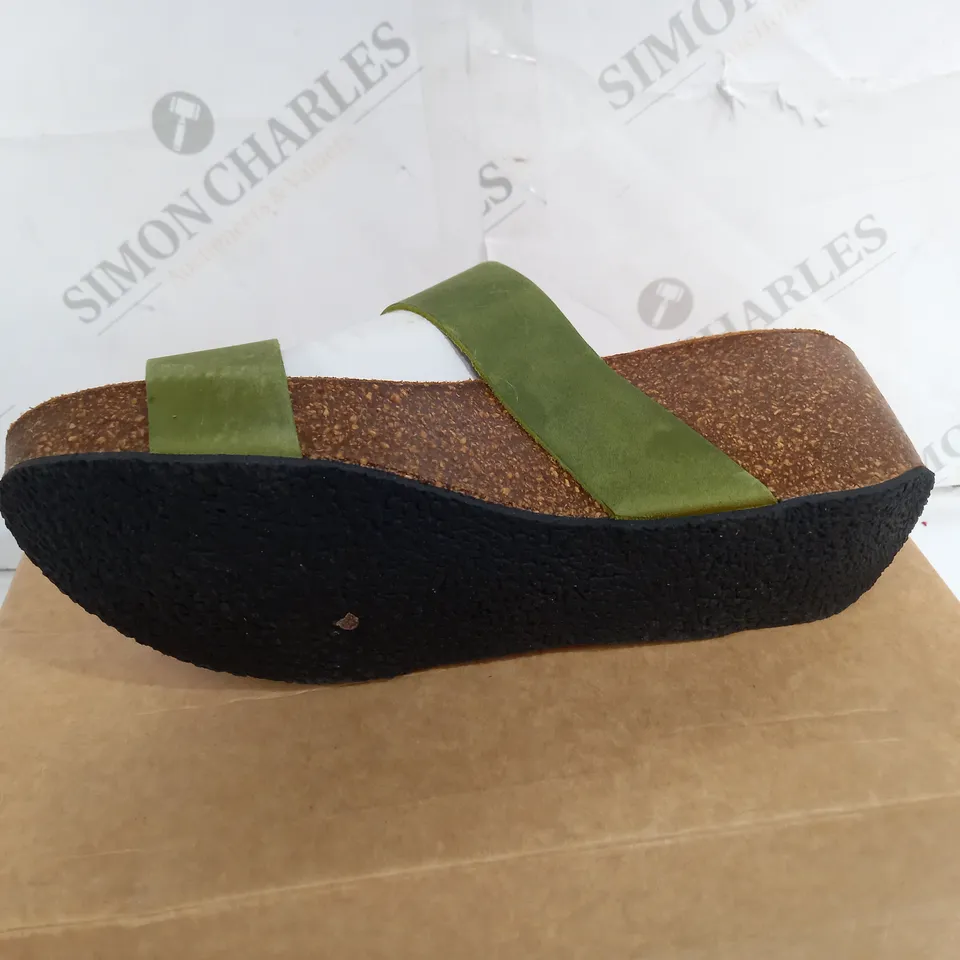 BOXED PAIR OF OAK&HYDE SIZE 40 FOOTWEAR 