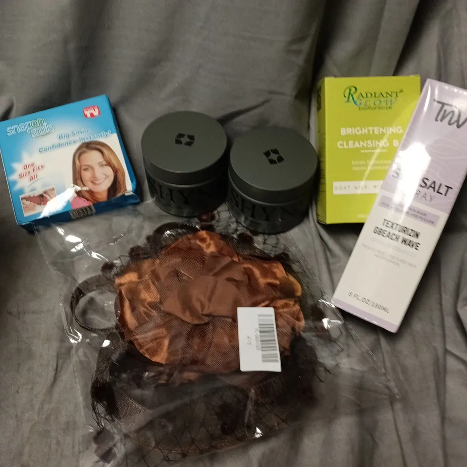 APPROXIMATELY 10 ASSORTED COSMETICS ITEMS TO INCLUDE SEA SALT SPRAY, RADIANT GLOW BRIGHTENING CLEANSING BAR, SHYNE CURL DEFINING CREAM, ETC