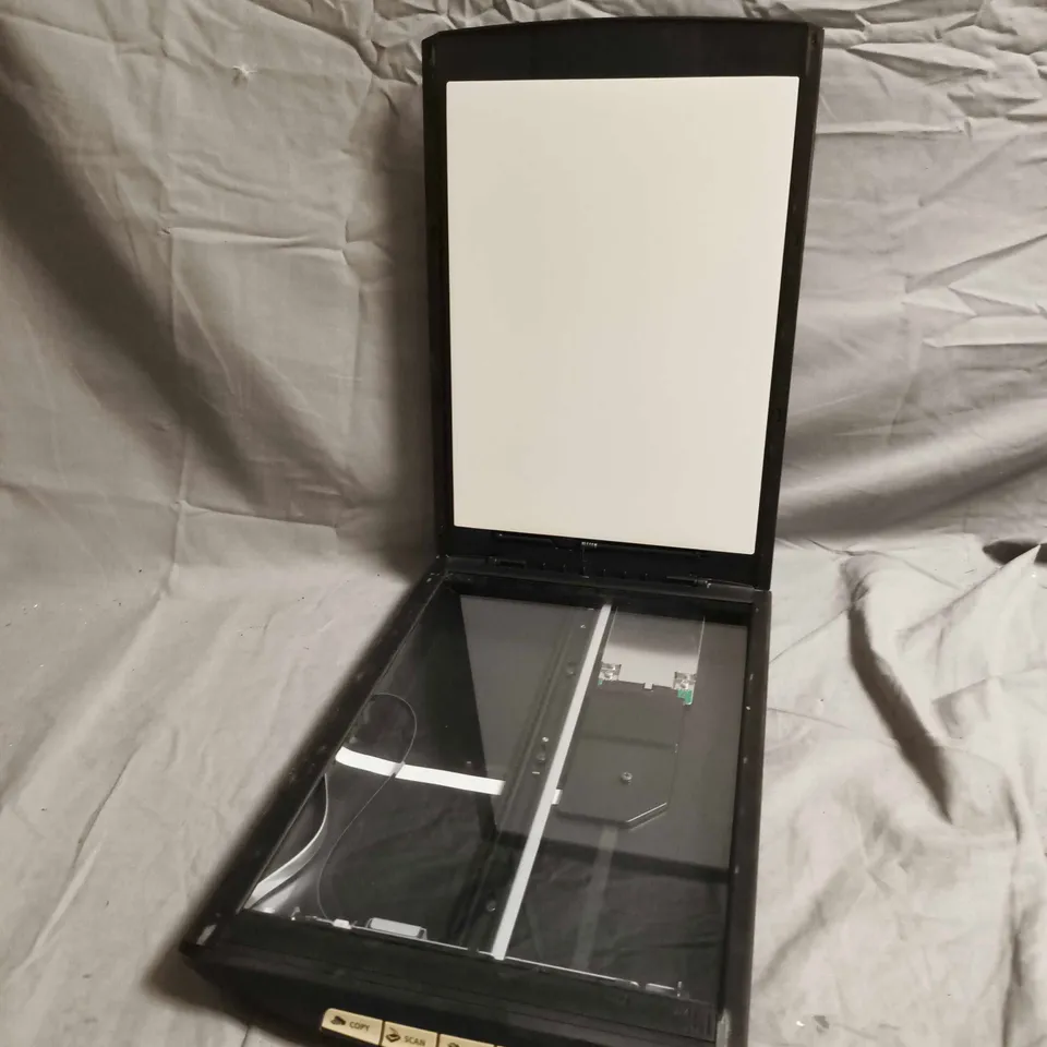 CANON CANOSCAN LIDE 100 FLATBED SCANNER