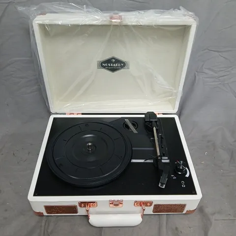 BOXED AUNA PEGGYSUE RETRO TURNTABLE WITH USB