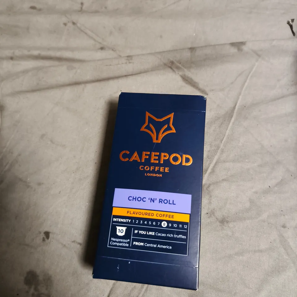 APPROXIMATELY 8 ASSORTED FOOD ITEMS INCLUDING SEMI SKINNED MILK AND CAFEPOD COFFEE