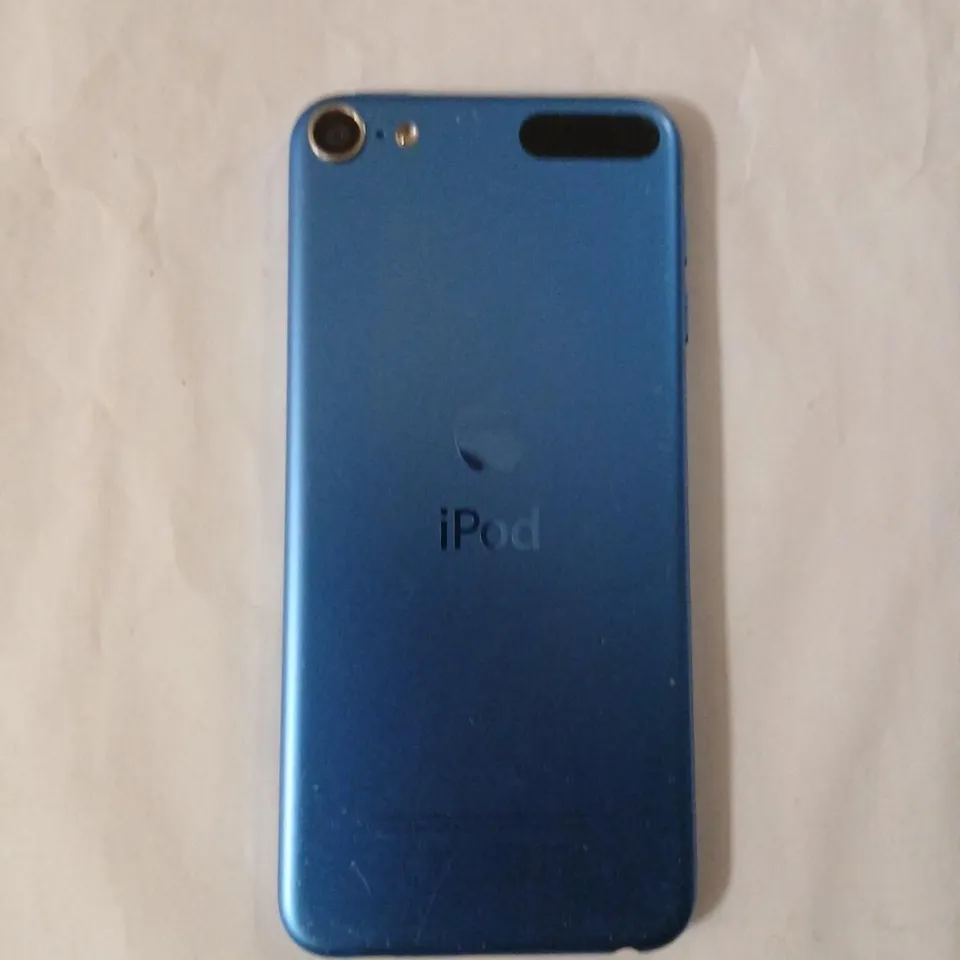 APPLE IPOD TOUCH – BLUE