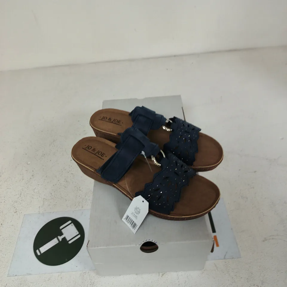 JO & JOE WOMEN'S NAVY BLUE SANDALS WITH CUT-OUT FLORAL DETAILING (EU 37) UK 4.5