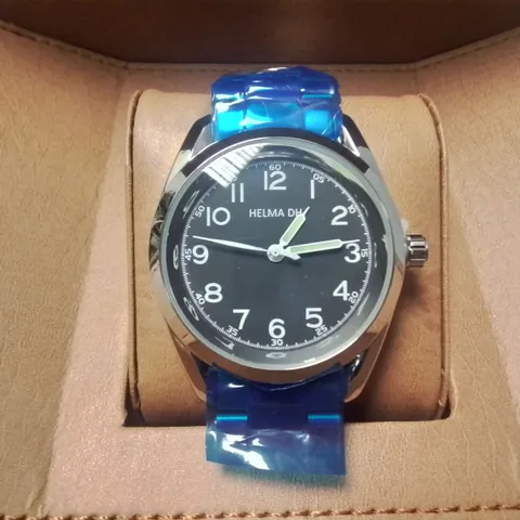 HELMA DH BLACK FACED STAINLESS STEEL GENTS WATCH WITH METAL STRAP IN WOODEN GIFT BOX