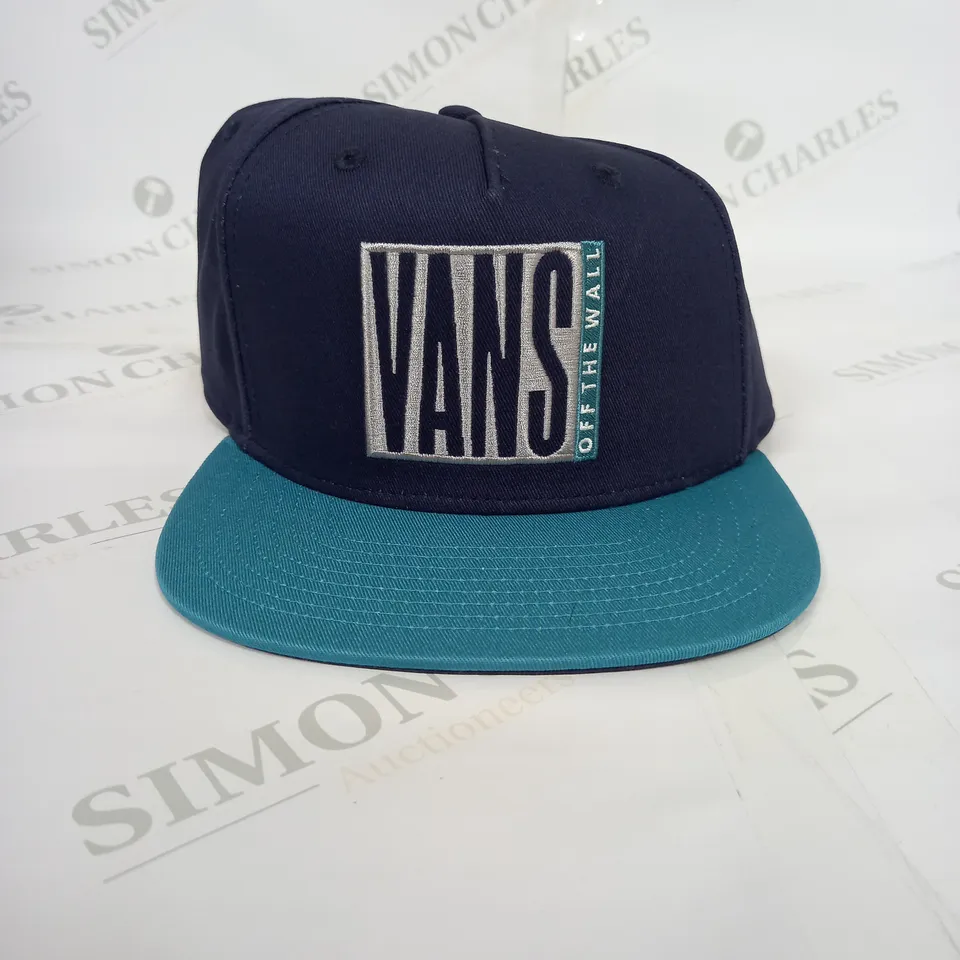 VANS LOGO SNAPBACK CAP