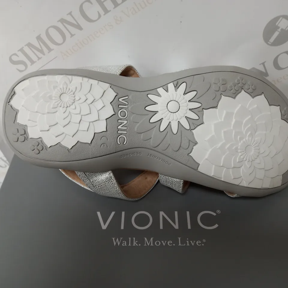 BOXED PAIR OF VIONIC AMBER SANDALS IN SILVER - SIZE 6