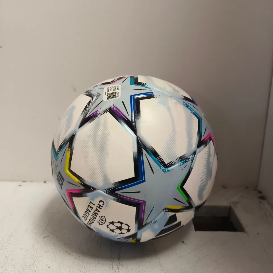 CHAMPIONS LEAGUE FOOTBALL - SIZE 4