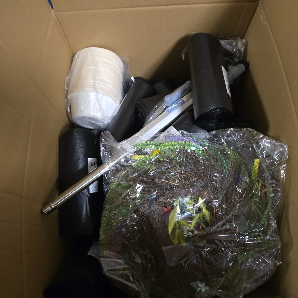BOX OF APPROXIMATELY 22 ASSORTED ITEMS TO INCLUDE - BITTERPLUM BIN BAGS , BATH SHOWER HAND & HOSE ETC