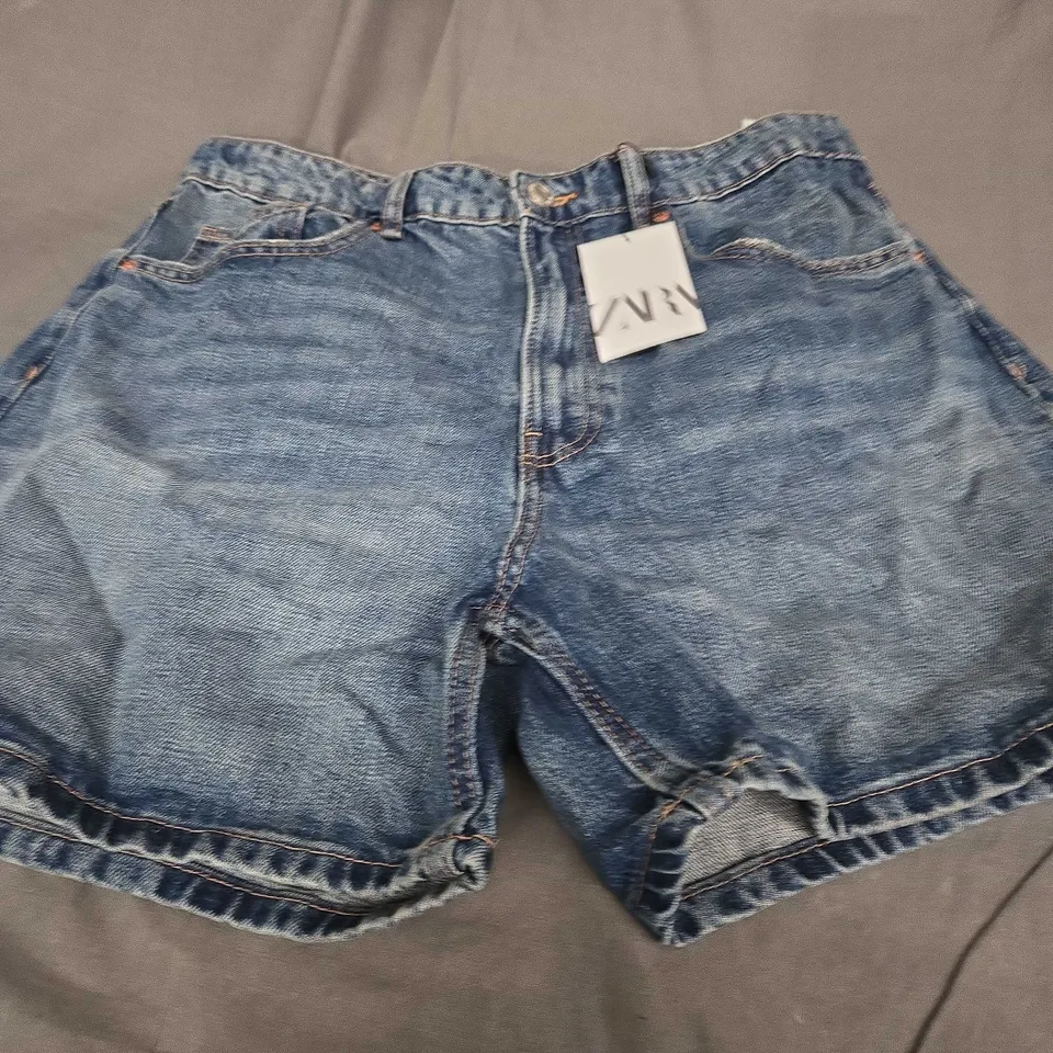 ZARA DENIM SHORTS IN BLUE - EUR 44