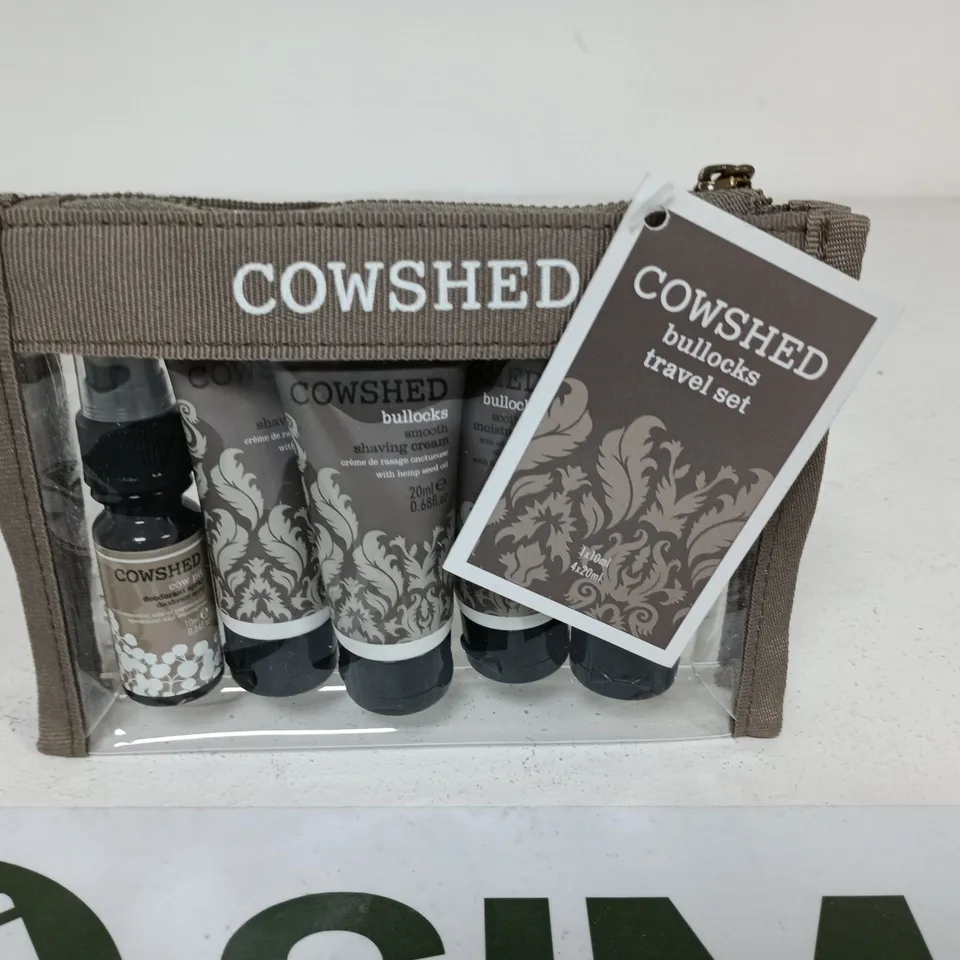 COWSHED BULLOCKS TRAVEL SET