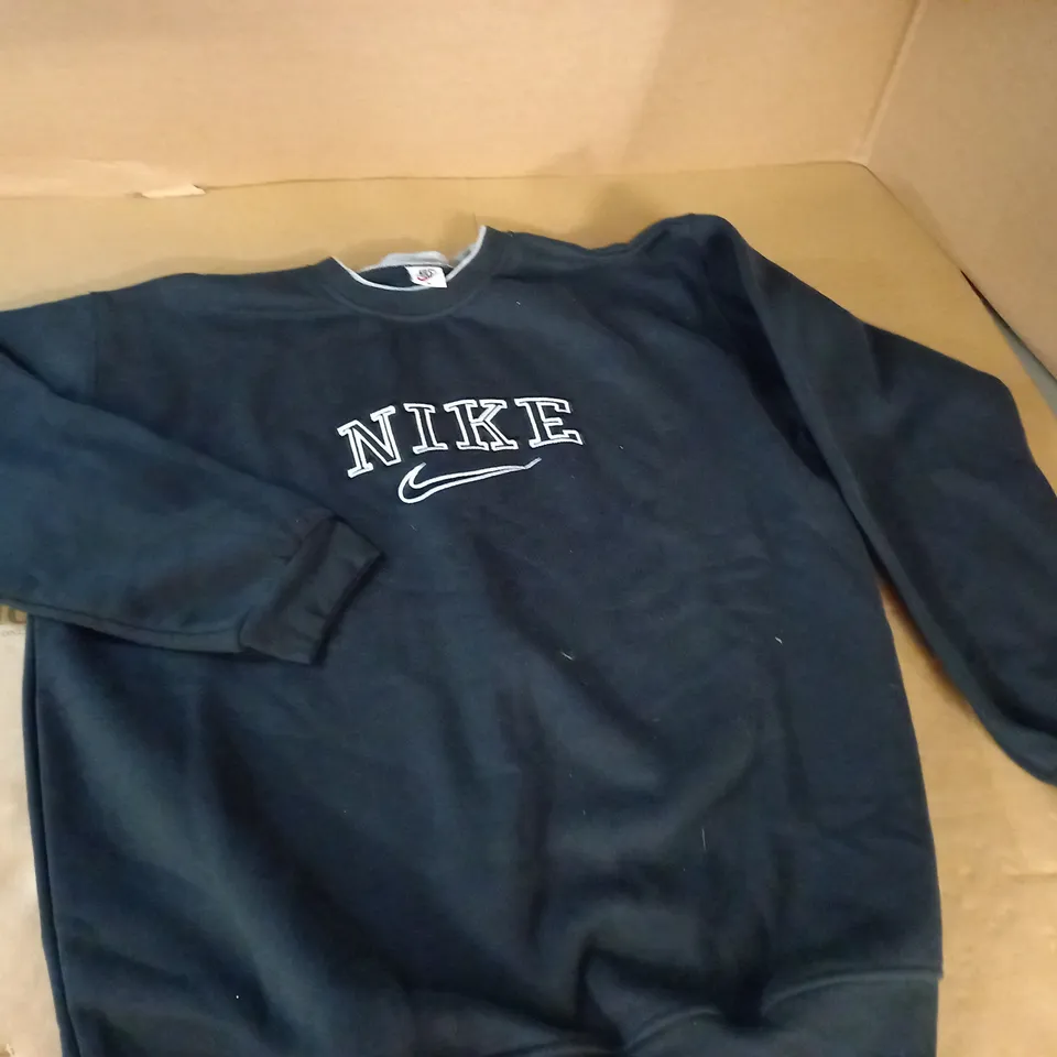 NIKE CREW NECK JUMPER IN BLACK - XL