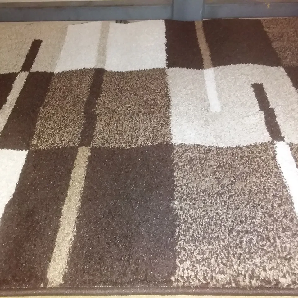 ESTHER RUG - BROWN / CREAM (SQUARE PATTERN) 
