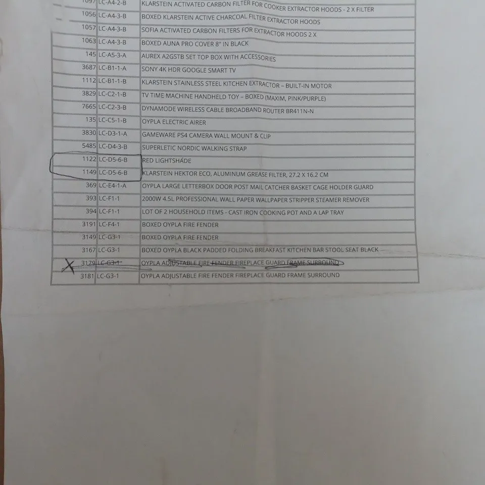 CAGE OF ASSORTED ITEMS TO INCLUDE - CONVECTOR HEATER - AUNA 8"PRO COVER  