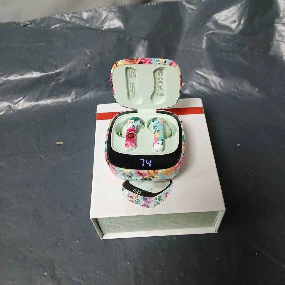 GROOVZ PLUS EAR BUDS IN CHARGE CASE BOXED