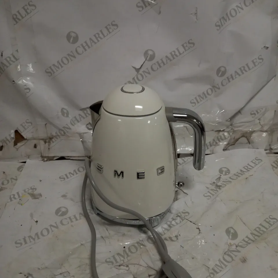 SMEG TOASTER - WHITE RRP £129.99