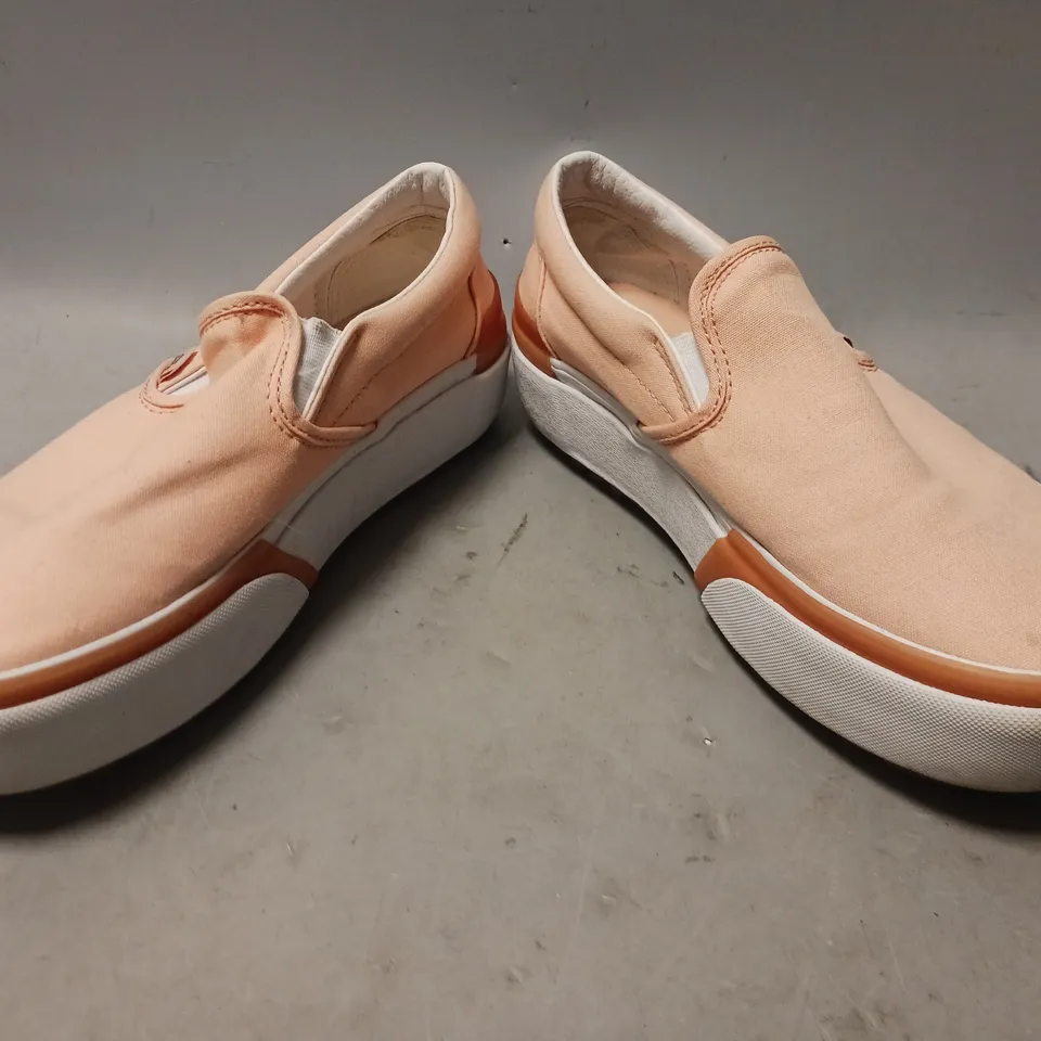 BOXED PAIR OF VANS CLASSIC SLIP-ON SHOES IN PEACH UK SIZE 6.5