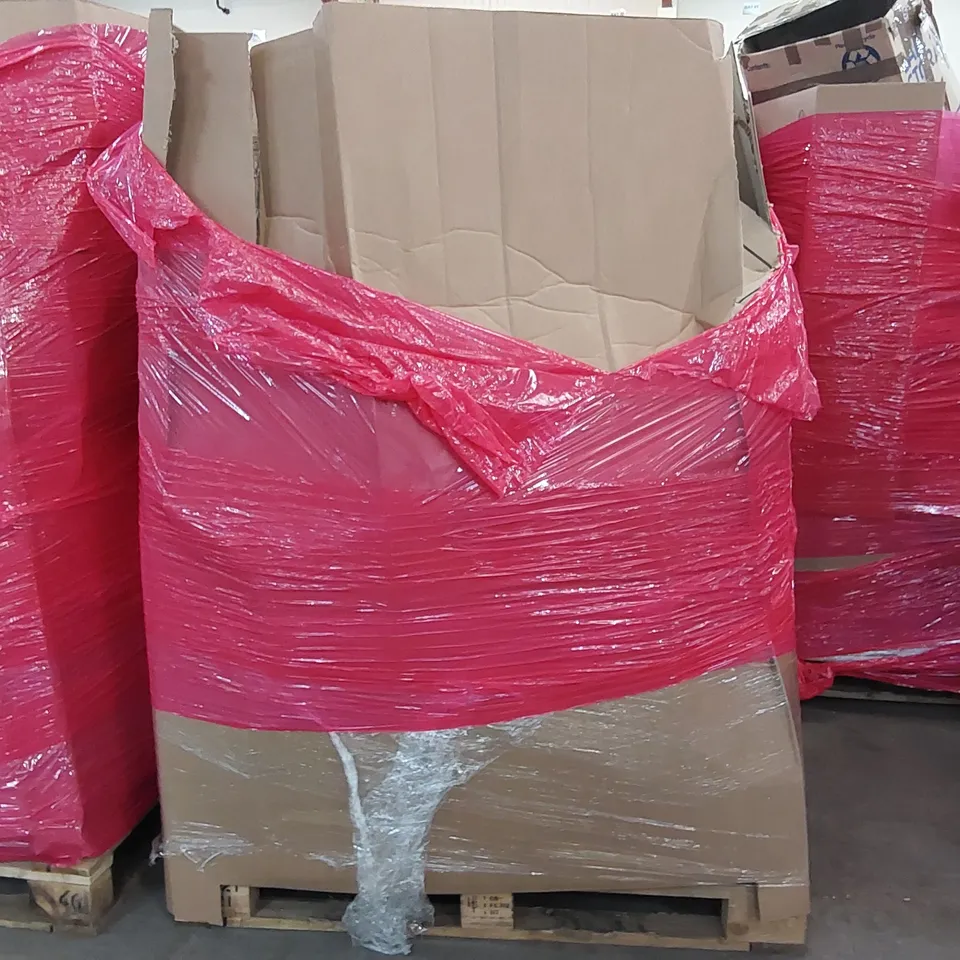 PALLET OF ASSORTED CONSUMER PRODUCTS TO INCLUDE: GAMING DESK, STOOL, DOKIO SOLAR PANEL, PET CRATE, YOGA MAT ECT