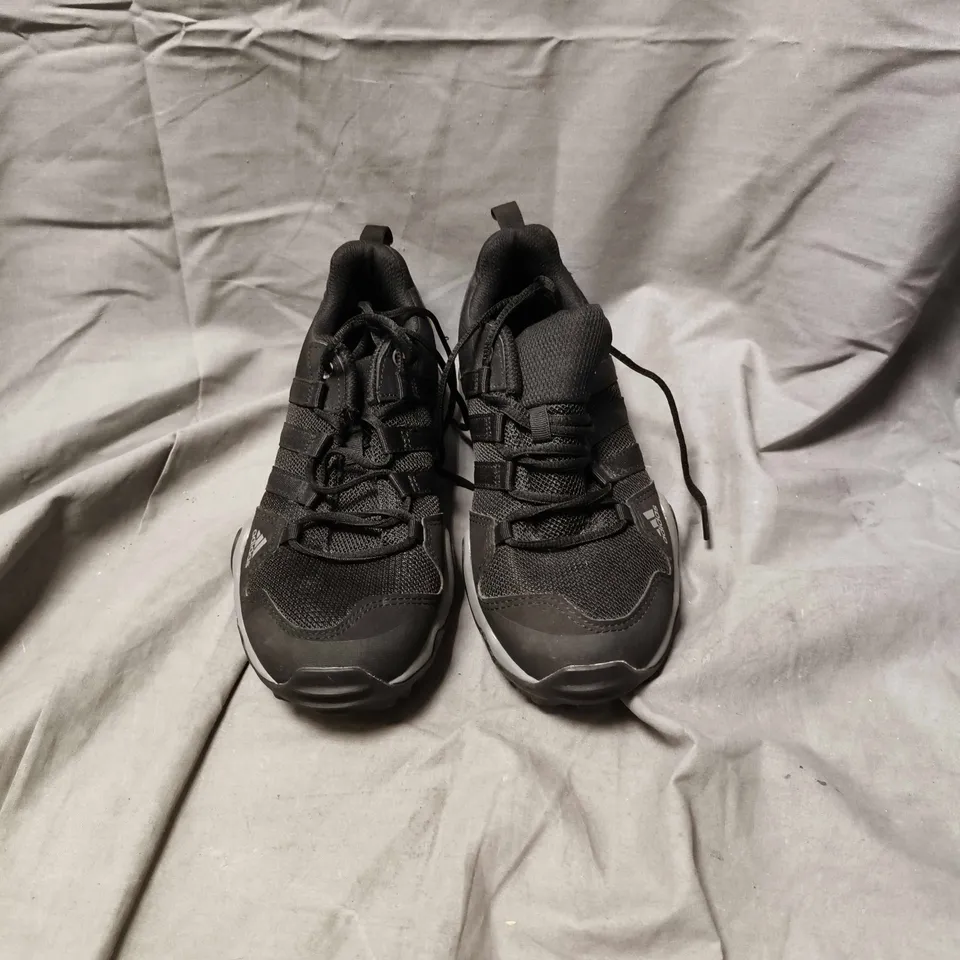 ADIDAS TERREX HIKING SHOES – BLACK/GRAY, MEN'S- SIZE 4