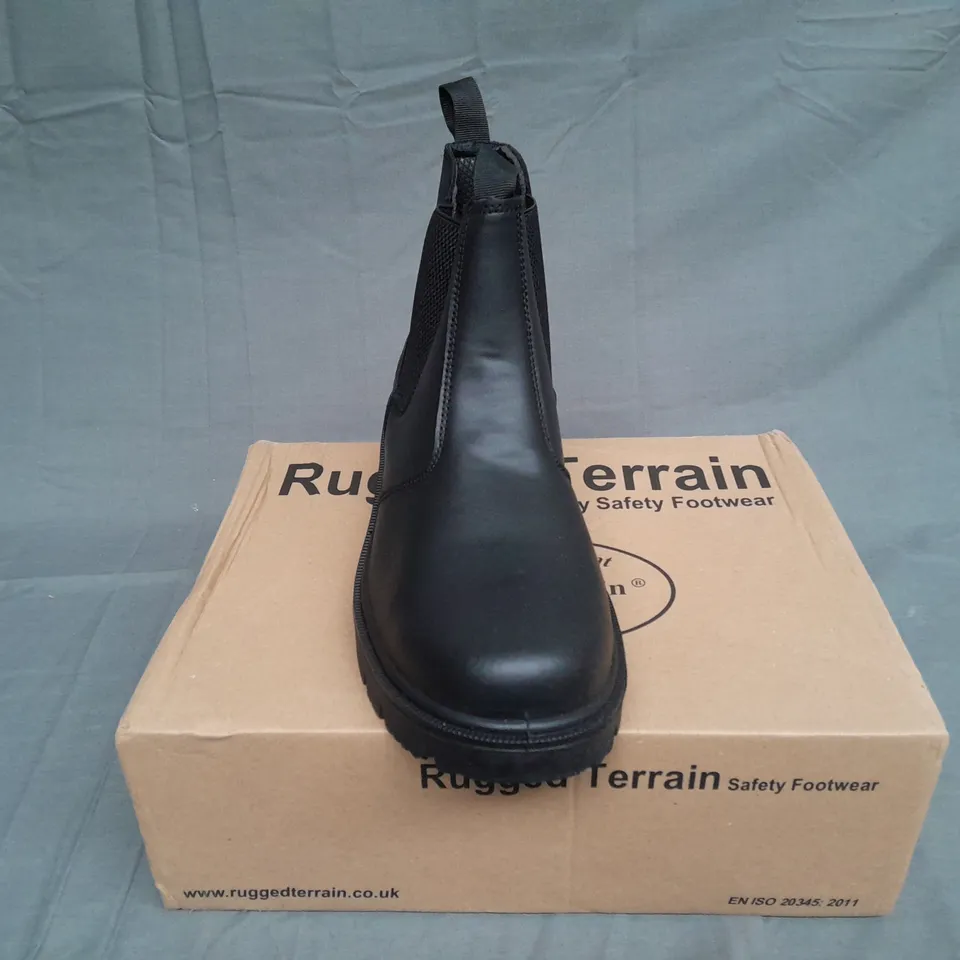 BOXED PAIR OF RUGGED TERAIN SAFETY BOOTS BLACK LEATHER SIZE UK 12 