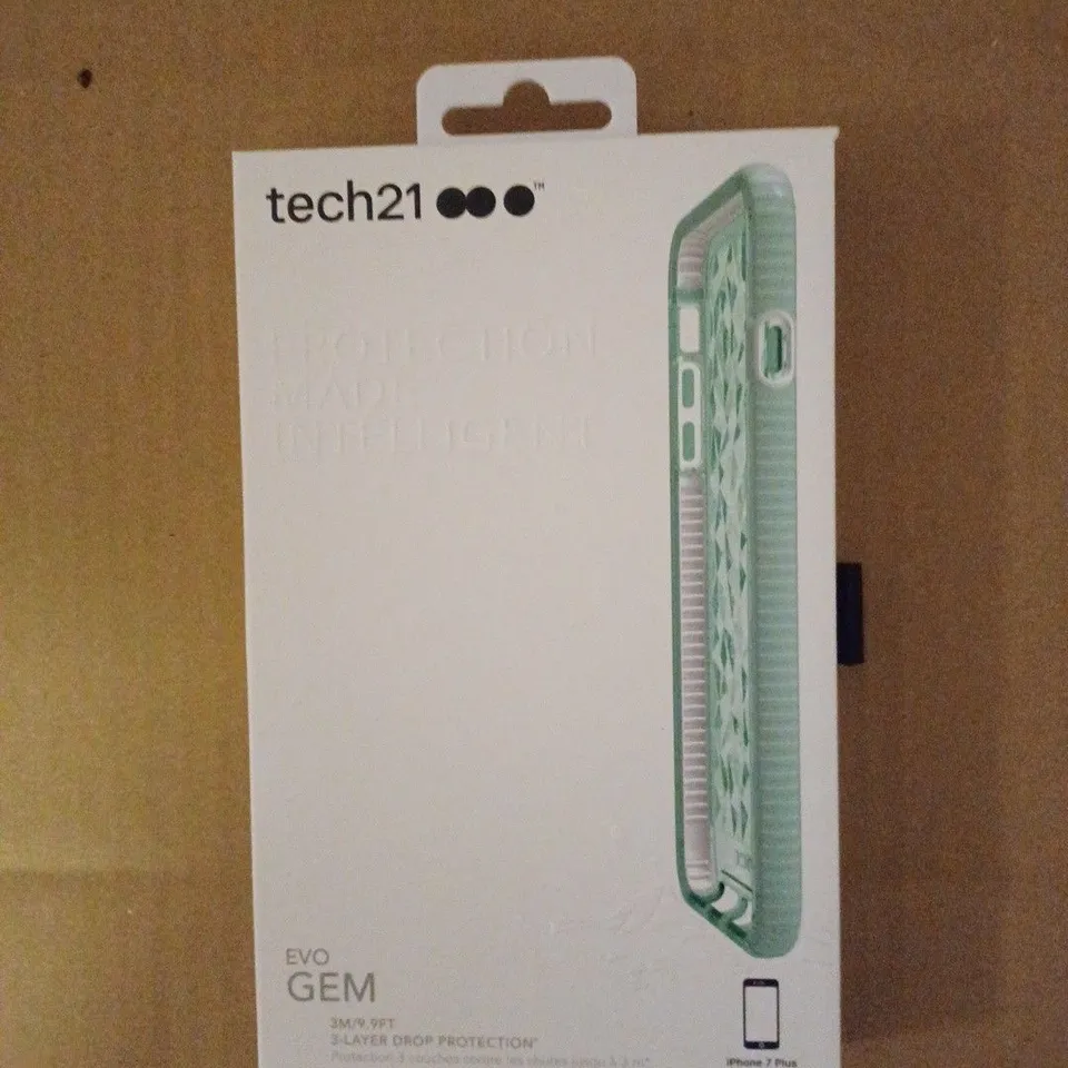 LOT OF APPROXIMATELY 79 BRAND NEW BOXED TECH 21 EVO GEM CASE WITH 9.9FT 3-LAYER DROP PROTECTION FOR IPHONE 7 PLUS T21-5429 GREEN