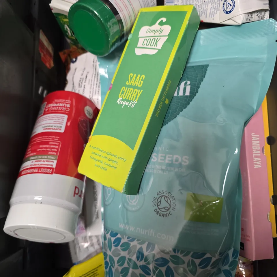 APPROXIMATELY 15 ASSORTED FOOD/DRINK PRODUCTS TO INCLUDE CHIA SEEDS, INSTANT SOYA, APPLE CIDER GUMMIES ETC 