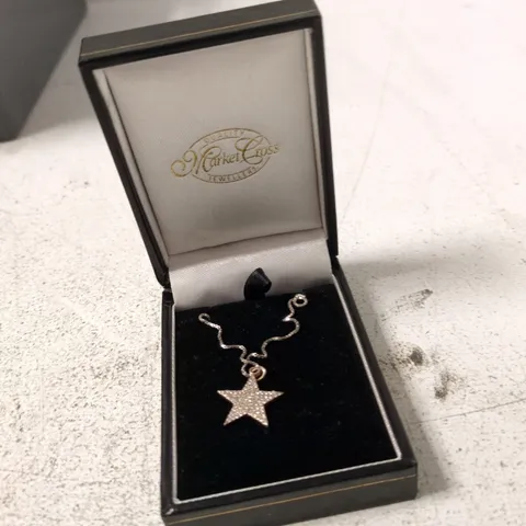 MARKET CROSS JEWELLERS - STAR PENDANT NECKLACE IN PRESENTATION JEWELLERY BOX