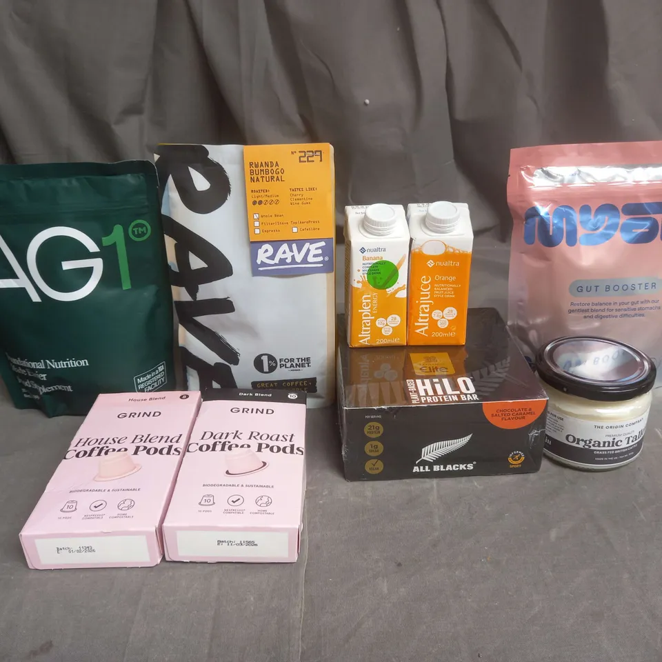 APPROXIMATELY 15 ASSORTED FOOD AND DRINKS ITEMS TO INCLUDE PROTEIN BARS, COFFEE PODS AND COFFEE'S - COLLECTION ONLY 