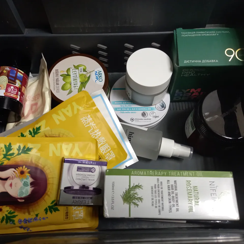 BOX OF APPROXIMATELY 20 COSMETIC ITEMS TO INCLUDE - NIVEA MEN MOISTURISER - DOVE SENSITIVE SOAP - EPIMAX CREAM - ETC 