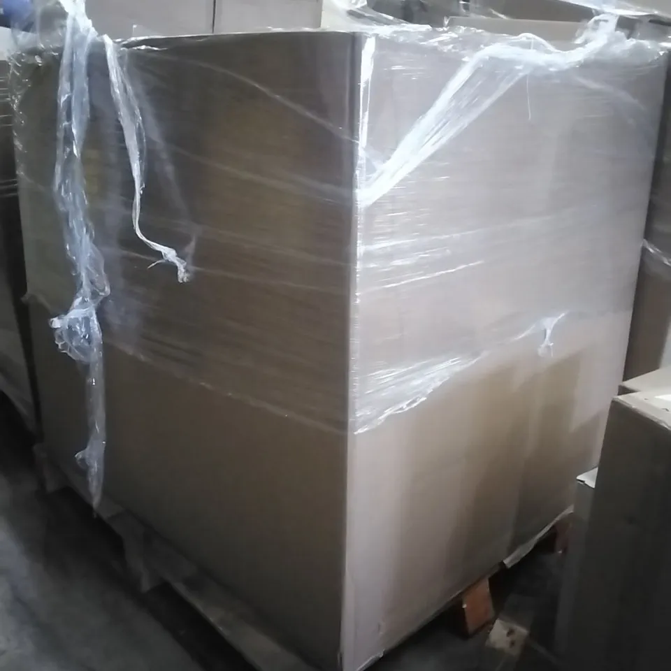 PALLET CONTAINING A VERY LARGE QUANTITY OF ASSORTED DESIGNER LIGHTING PRODUCTS INCLUDING:SIENA BAR CEILING LIGHT,PLUG IN WALL LIGHT,CHANTILLY CEILING LIGHT