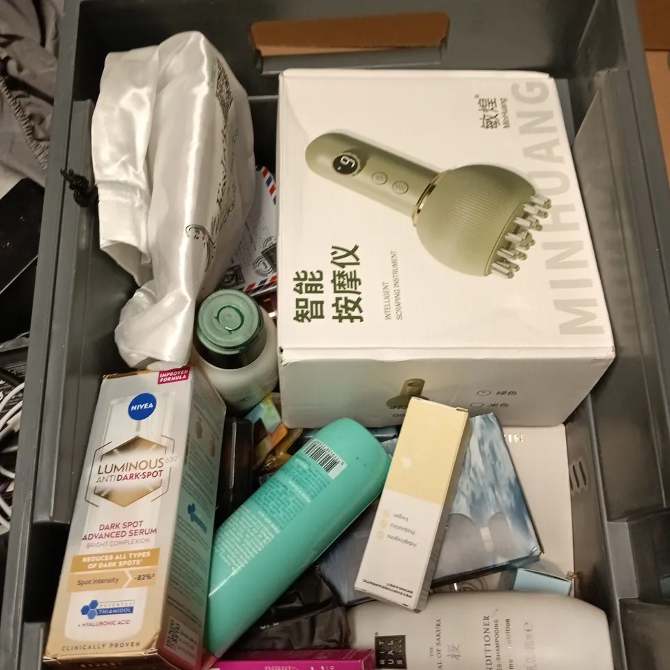 APPROXIMATEY 20 ASSORTED HEALTH AND BEAUTY PRODUCTS TO INCLUDE - FRIDA MOM UPSIDE DOWN PERI BOTTLE - CREST 3D WHITE TOOTHPASTE AND RITUALS SHAMPOO AND BODY BAR