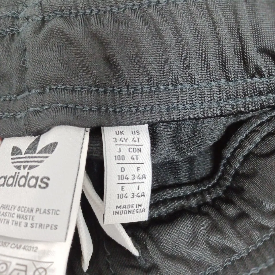 ADIDAS BLACK/WHITE LOGO TRACKSUIT- 3/4 YEARS
