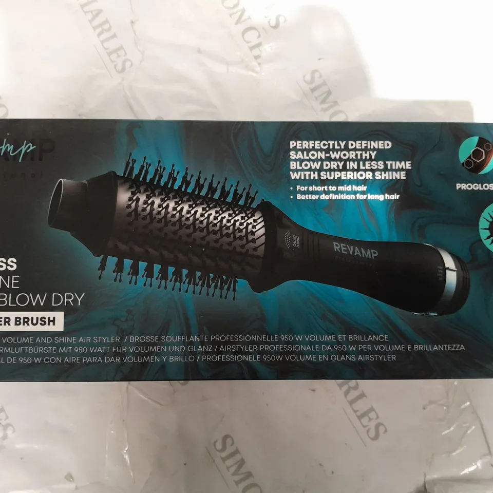 BOXED REVAMP PROGLOSS PRO DEFINE PERFECT BLOW DRY / SMALLER BURSH (DR-1950-GB)