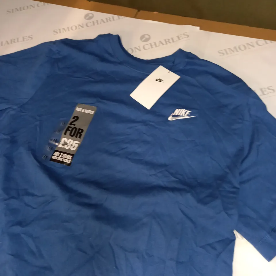 NIKE LOGO PRINT T-SHIRT SIZE M 