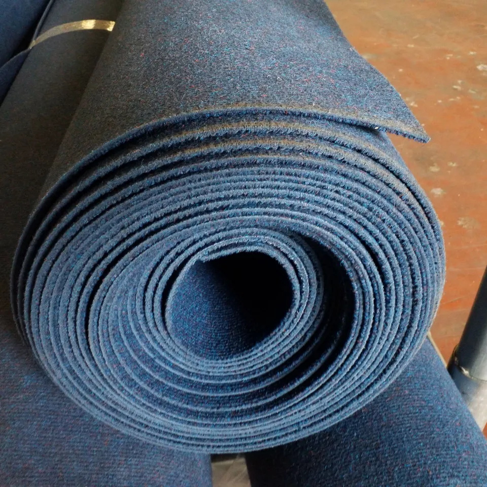 ROLL OF QUALITY CARPET IN DARK BLUE - SIZE UNSPECIFIED 
