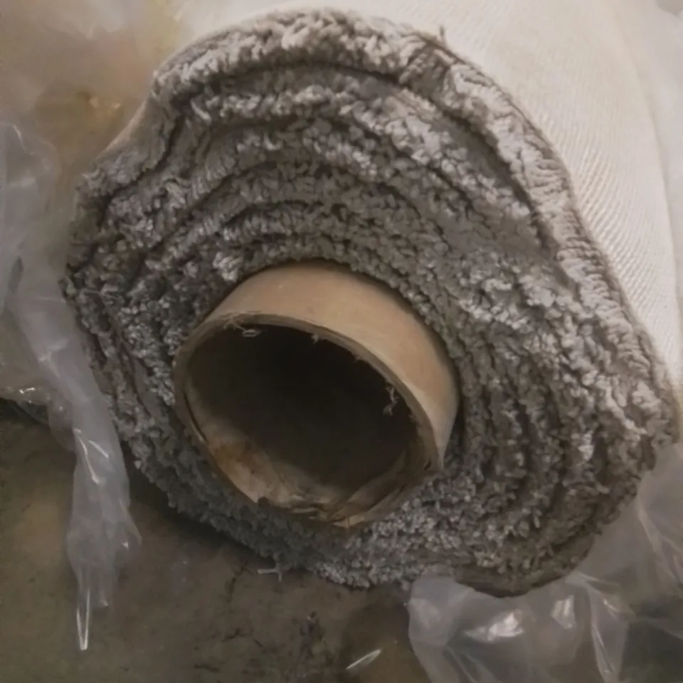 ROLL OF QUALITY ULTIMATE IMPRESSIONS PARADISE CARPET // SIZE: APPROXIMATELY 3.9 X 5M