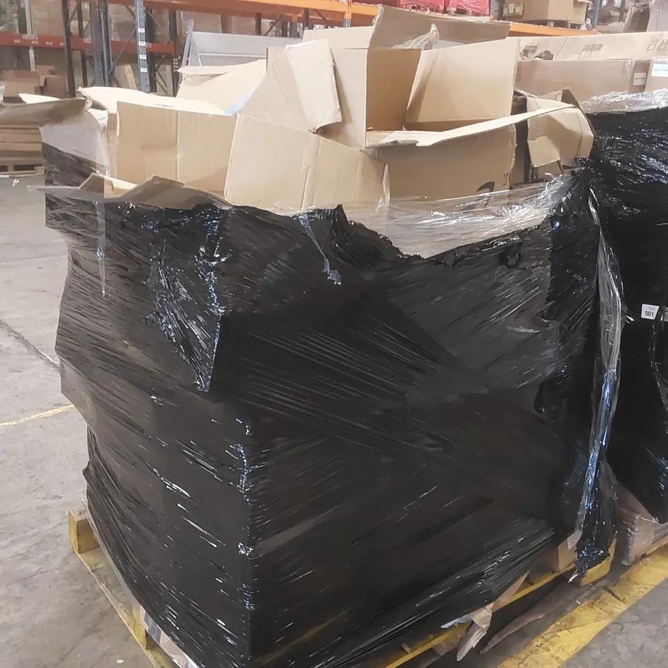 PALLET CONTAINING A LARGE QUANTITY OF ASSORTED ELECTRICAL ITEMS INCLUDING: POWER BANKS, SOLAR MOTION SENSOR LIGHTS ECT