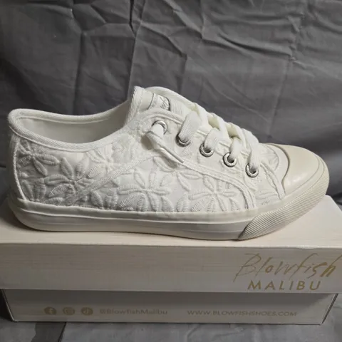 BOXED PAIR OF BLOWFISH MALIBU WHITE MESH SHOES - UK SIZE 6