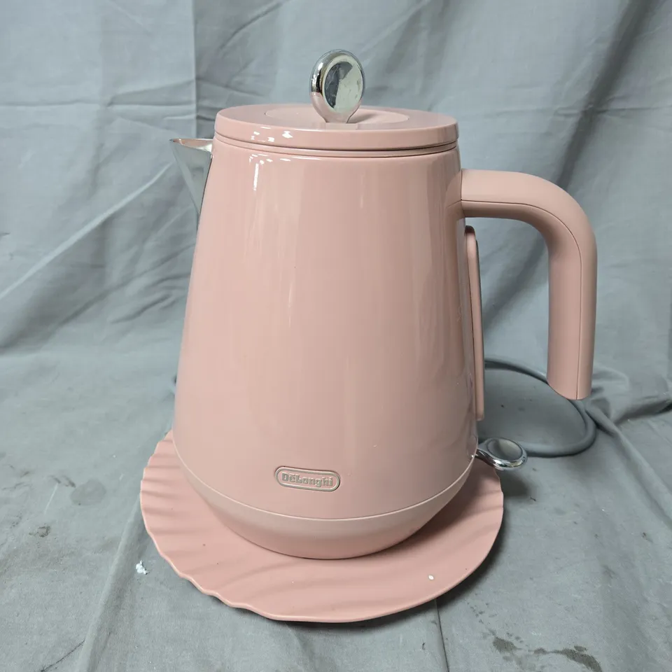 DELONGHI ECLETTICA KETTLE - PINK