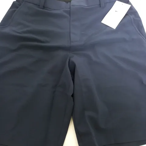 NIKE STANDARD FIT GOLF SHORTS IN NAVY - MEDIUM