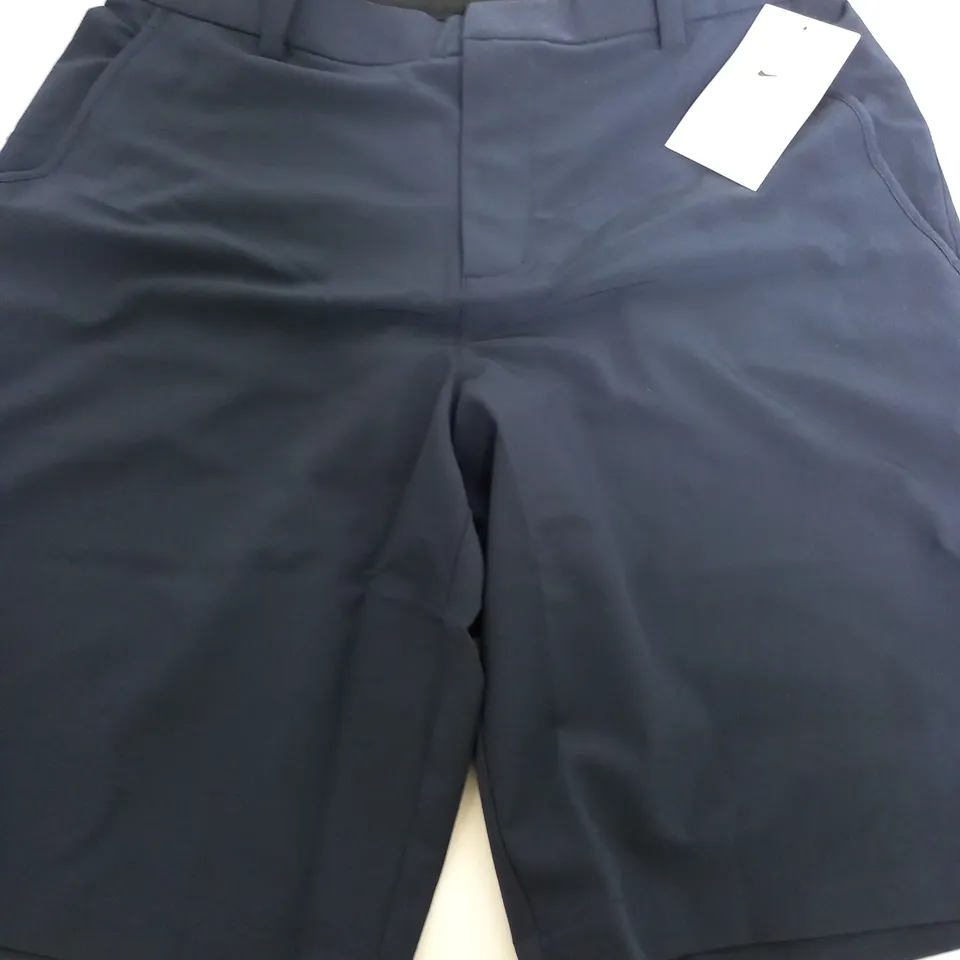 NIKE STANDARD FIT GOLF SHORTS IN NAVY - MEDIUM