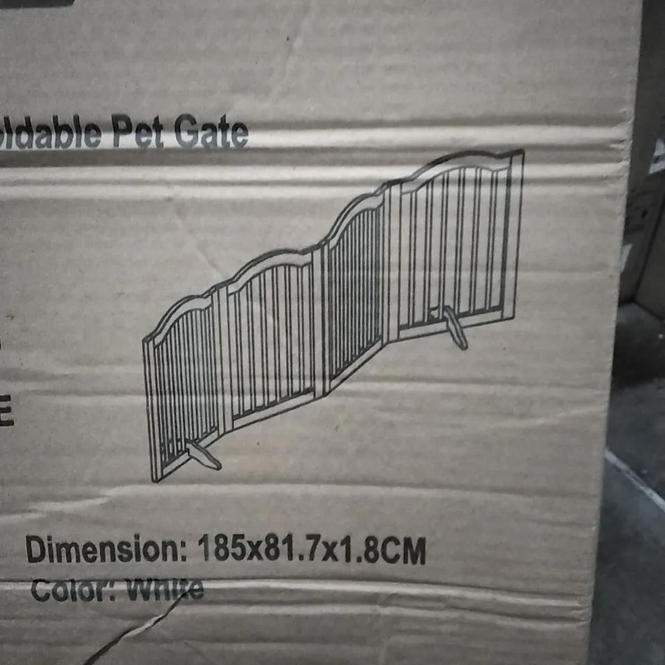 BOXED WARMIEHOMY 4 PANEL FREESTANDING FOLDABLE PET GATE