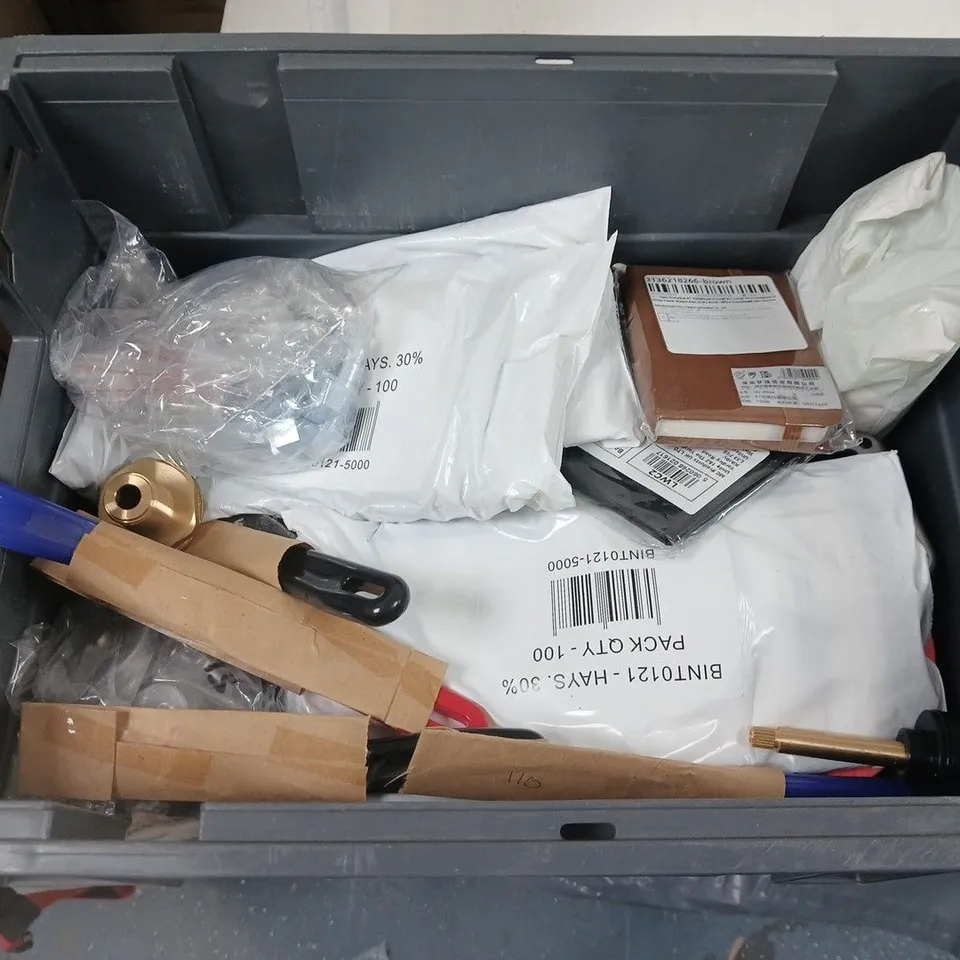 LOT OF ASSORTED HOUSEHOLD ITEMS TO INCLUDE LAUNDRY SHEETS, MATCHA LATTE MUG AND CUTTING DISCS