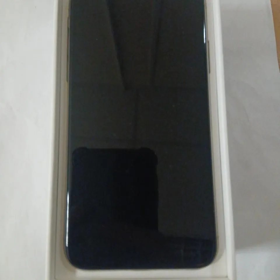 APPLE IPHONE X 64GB SPACE GRAY – BOXED