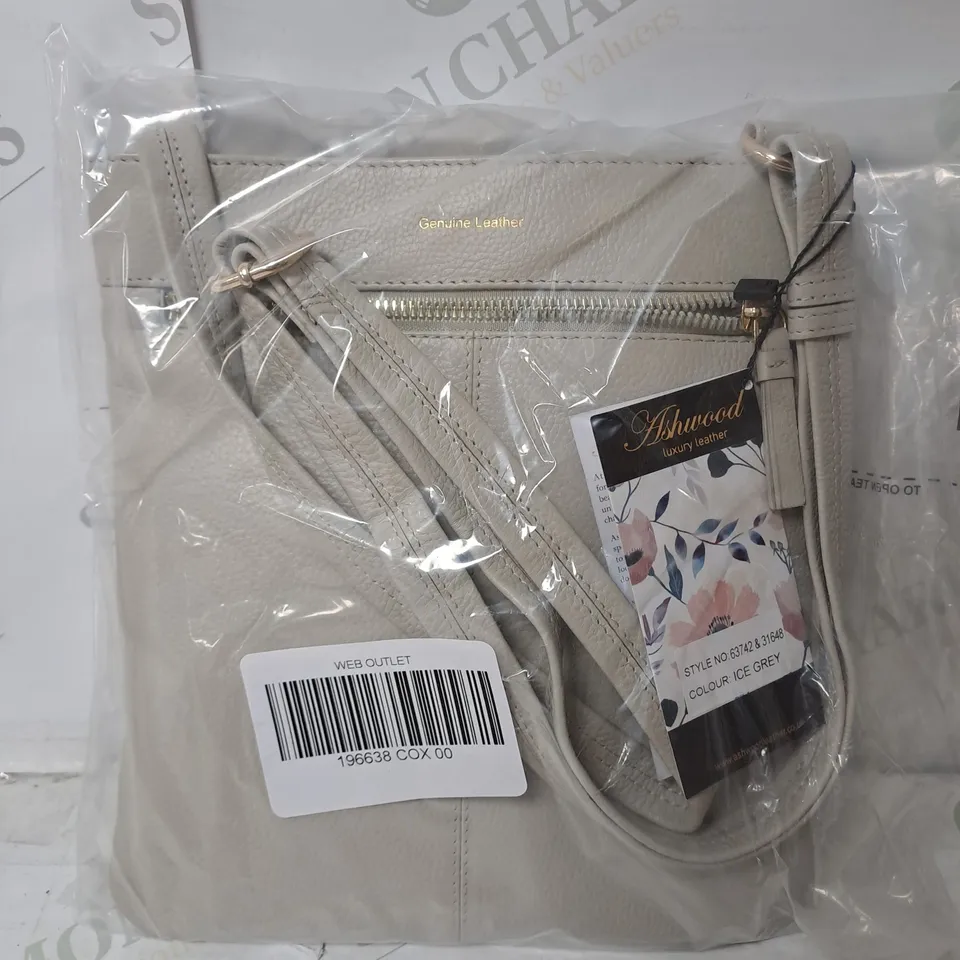 ASHWOOD ICE GREY HAND BAG 