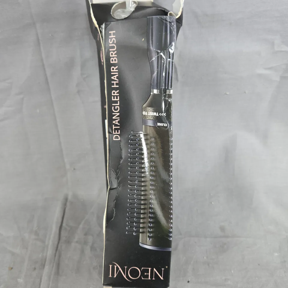 BOX OF APPROXIMATELY 5 ASSORTED ITEMS TO INCLUDE:HYDRO BOOST GEL AND DETANGLER HAIR BRUSH