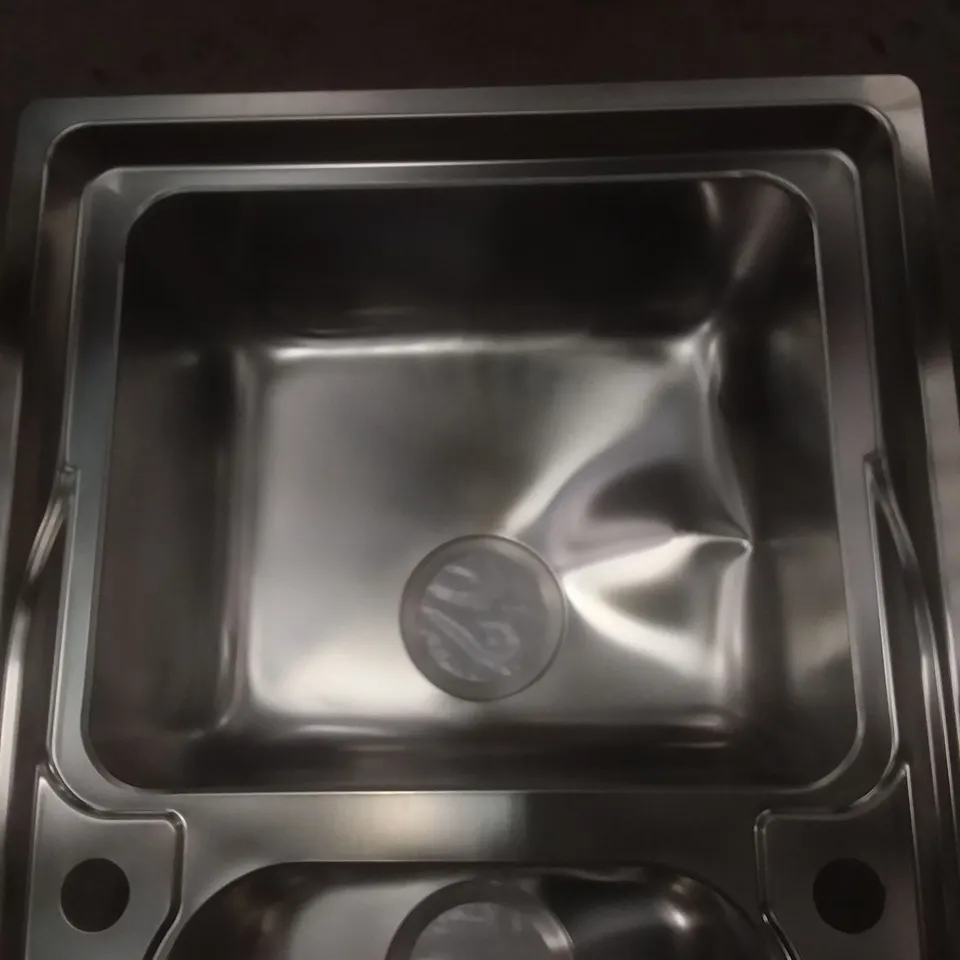BOXED 1.5 BOWL SINK AND DRAINER - CHROME 100 x 51.5 CM 