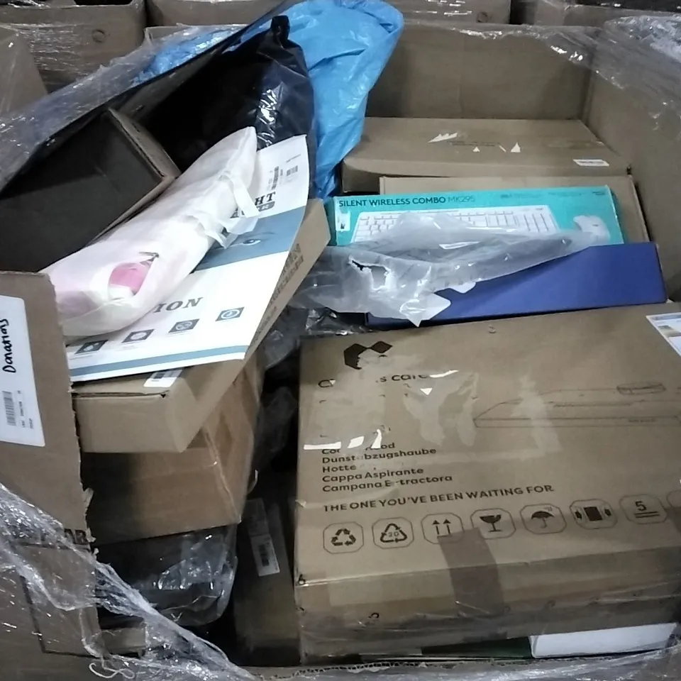 PALLET CONTAINING VARIOUS ASSORTED ITEMS TO INCLUDE: LOGO MCLAREN F1 CAR, FOOT MASSAGERS GAMING PC CASE, GAMING MOUSE MAT ETC.